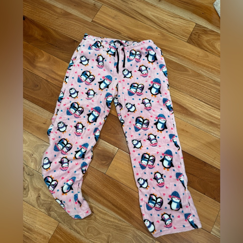 Penguin Print Fuzzy Pajamas - Pink